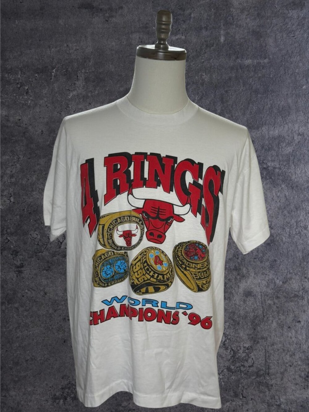 Bulls 4 Rings Men's Size XL White T-Shirt 1996 (1319)